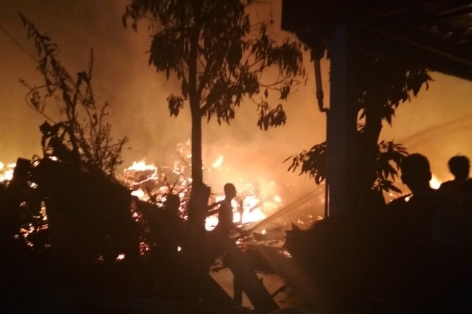 8 Unit Rumah Ludes Terbakar di Desa Palas Tembilahan Hulu